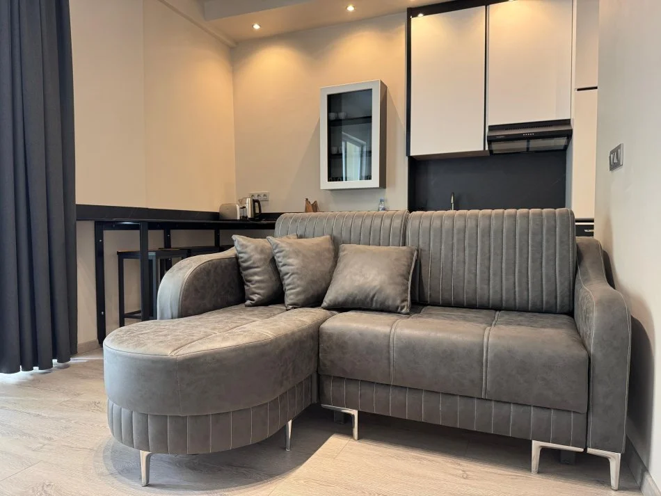 Tirane, jepet me qera apartament 1+1+Ballkon Kati 2, 48 m² 600 € (Liqeni i Thate)