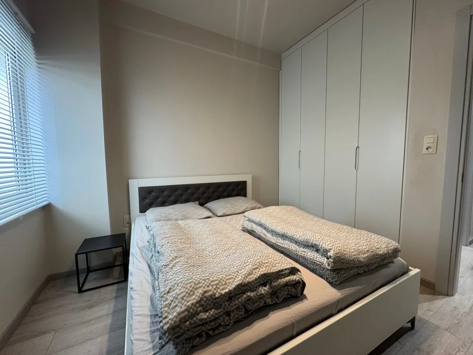 Tirane, jepet me qera apartament 1+1+Ballkon Kati 2, 57 m² 700 € (Liqeni i Thate)