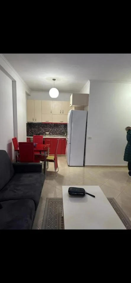 Tirane, jepet me qera apartament 1+1 Kati 7, 60 m² 450 € (Rruga Mikel Maruli)