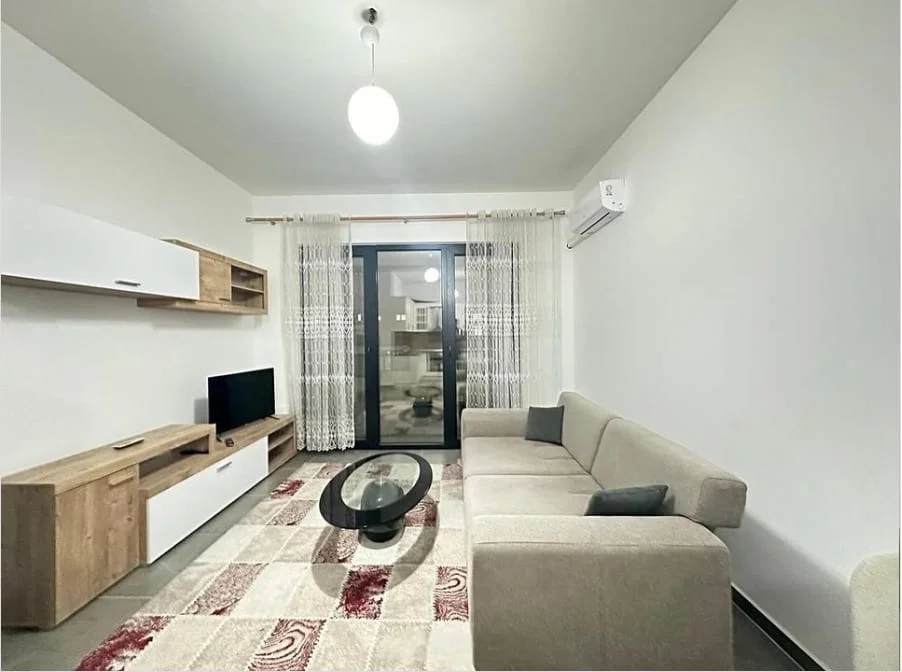 Tirane, jepet me qera apartament 1+1+Ballkon Kati 7, 76 m² 600 € (Square 21)