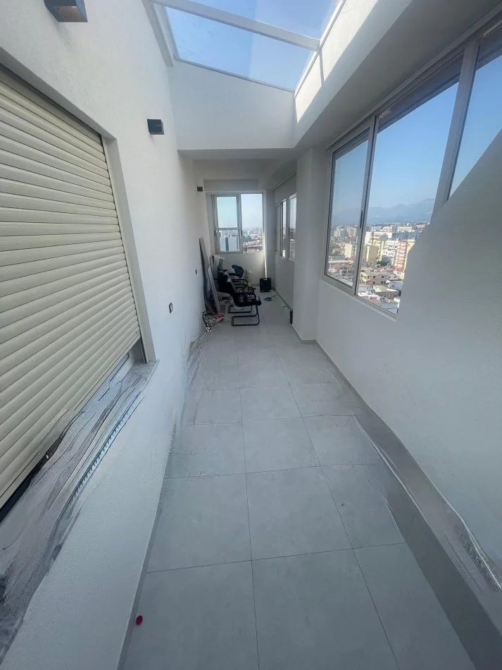 Tirane, jepet me qera apartament 2+1+Ballkon Kati 11, 120 m² 850 € (Perballe Delijorgjit)