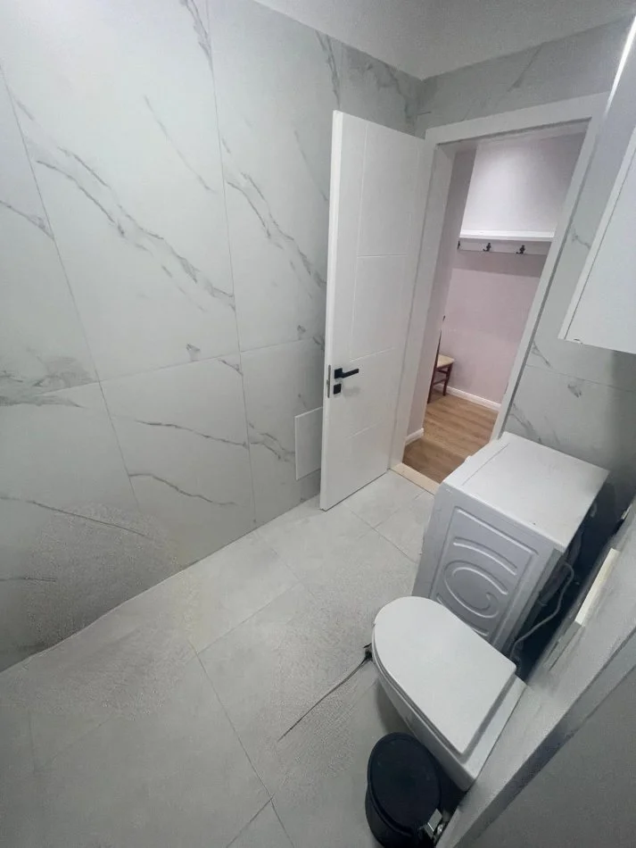 Tirane, jepet me qera apartament 2+1+Ballkon Kati 11, 120 m² 850 € (Perballe Delijorgjit)