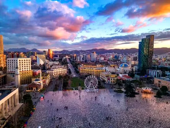 Tirane, shitet apartament 1+1+Ballkon Kati 11, 76 m² 210.000 € (Qender)