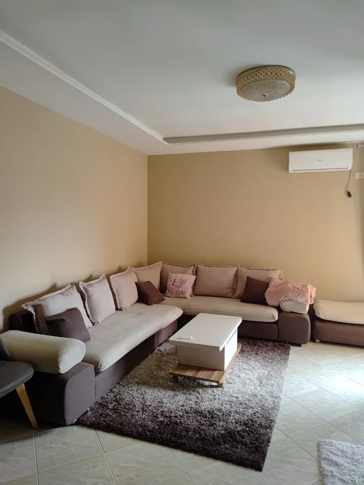 Tirane, jepet me qera apartament 1+1 Kati 5, 40 m² 350 € (casa italia)