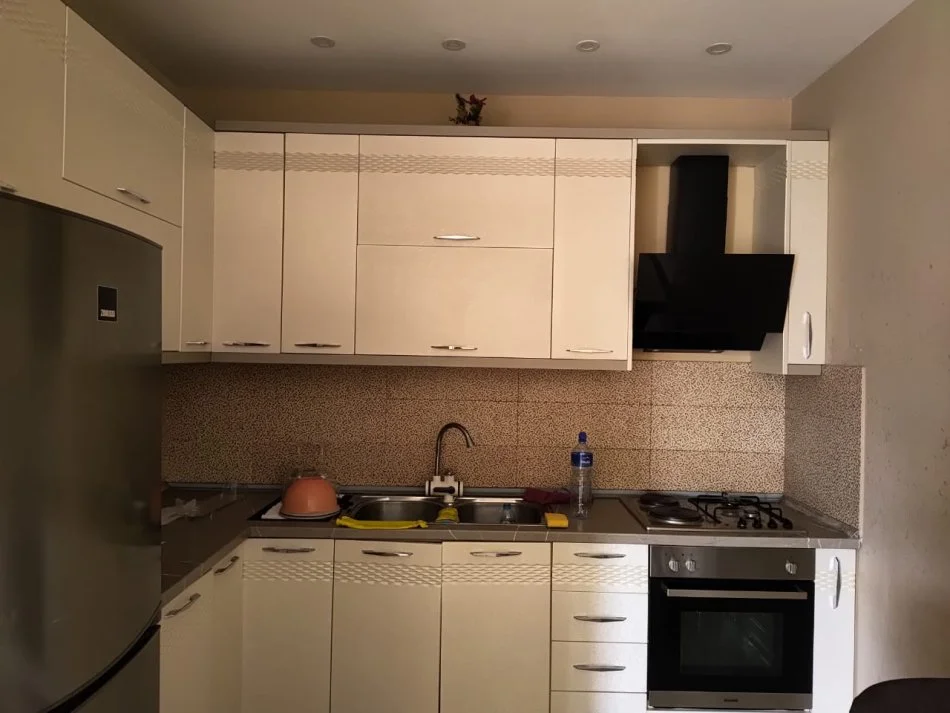 Tirane, jepet me qera apartament 1+1 Kati 5, 40 m² 350 € (casa italia)