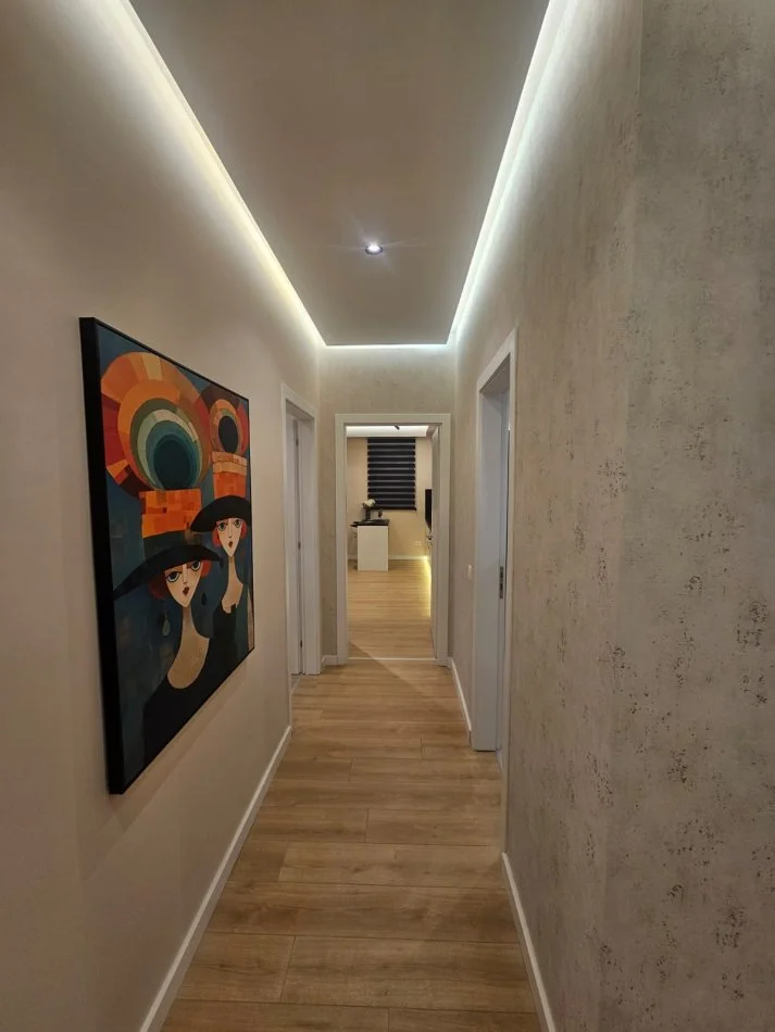 Tirane, shitet apartament 2+1 Kati 3, 107 m² 265.000 € (pazar i ri)