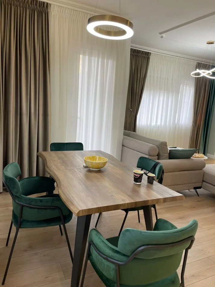 Tirane, jepet me qera apartament 2+1 Kati 3, 110 m²  (Kristal Center)