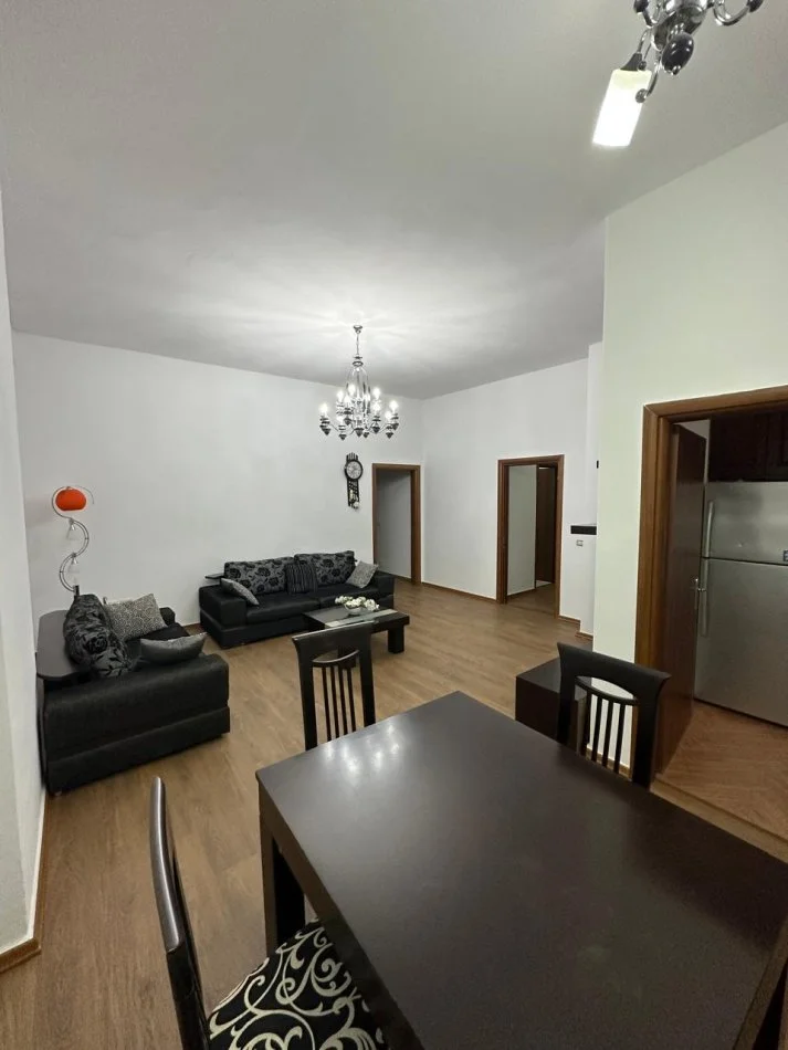 Tirane, jepet me qera apartament 2+1 Kati 2, 90 m² 550 € (Astir)