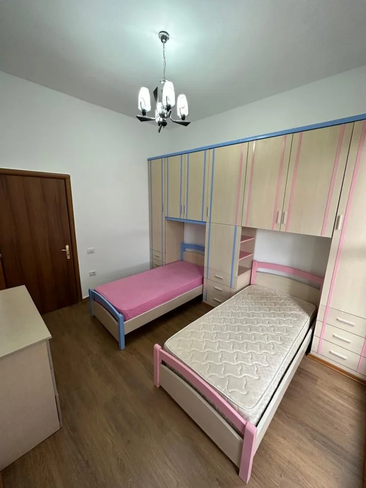 Tirane, jepet me qera apartament 2+1 Kati 2, 90 m² 550 € (Astir)