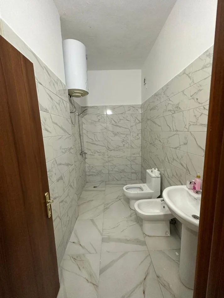 Tirane, jepet me qera apartament 2+1 Kati 2, 90 m² 550 € (Astir)