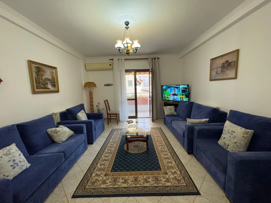 Tirane, jepet me qera apartament 2+1+Ballkon Kati 5, 122 m² 800 € (Komuna e Parisit)