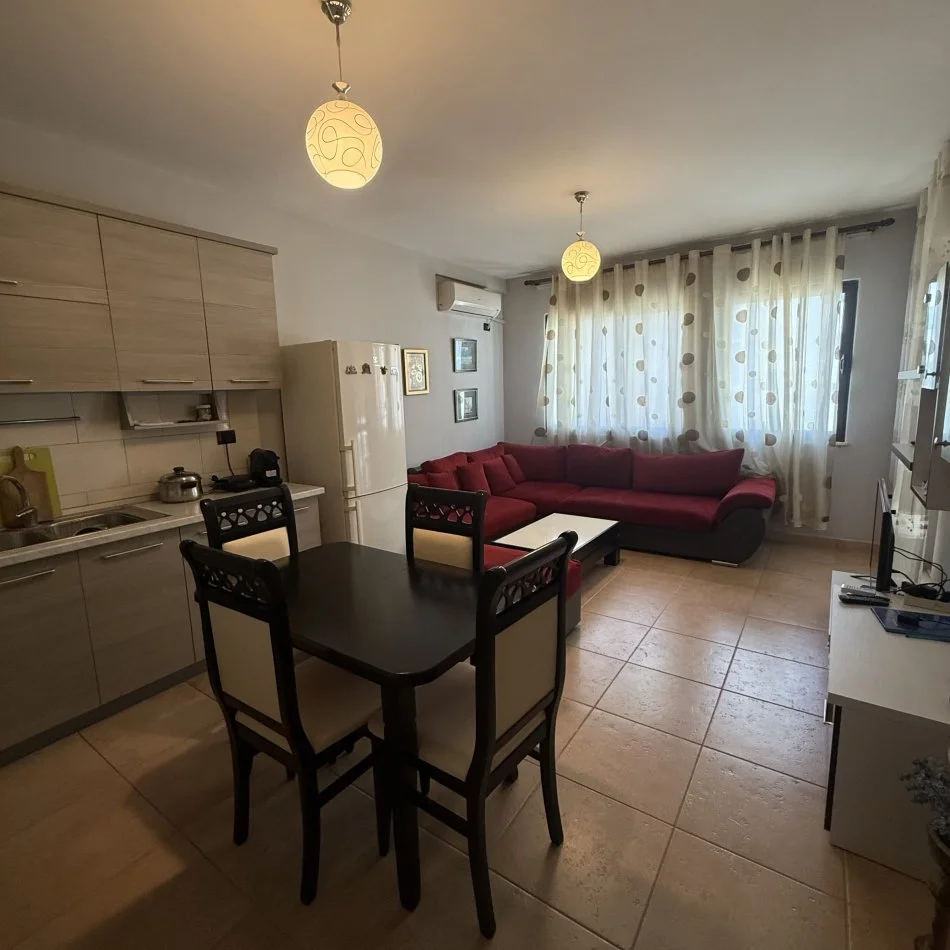 Tirane, shitet apartament 1+1+Ballkon Kati 5, 61 m² 96.000 € (Astir)