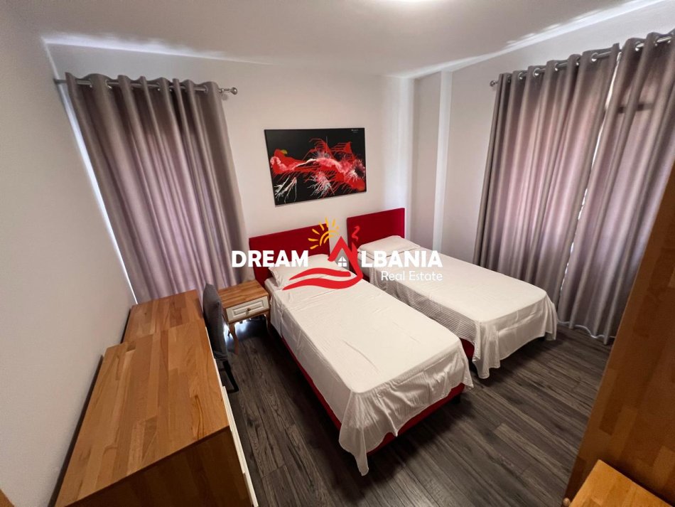 Tirane, jepet me qera apartament 2+1 , 120 m² 700 € 