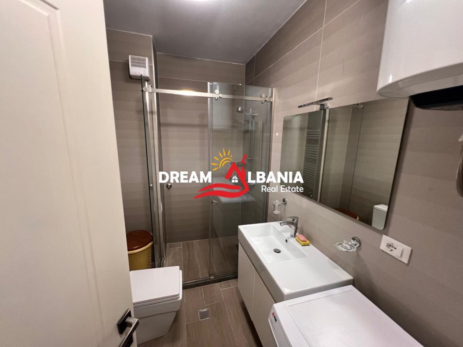 Tirane, jepet me qera apartament 2+1 , 120 m² 700 € 