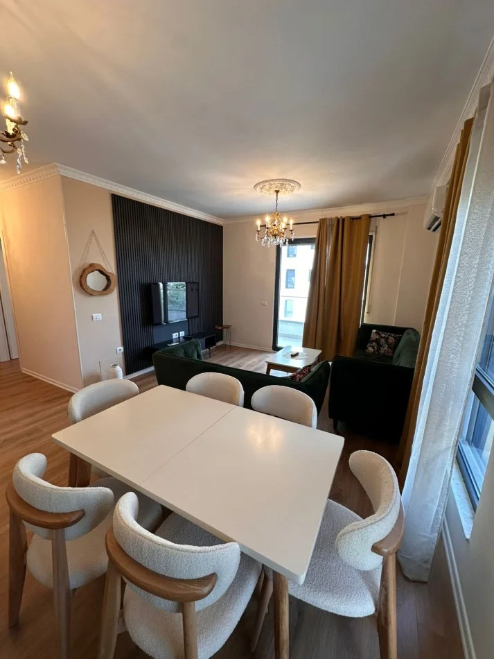 Tirane, jepet me qera apartament 2+1 Kati 3, 109 m² 850 € (Rruga Xhanfize Keko)