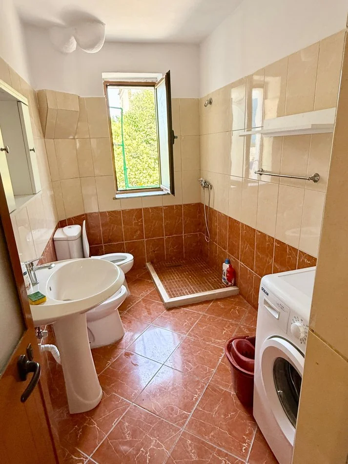 Tirane, shitet apartament 2+1 , 66 m² 115.000 € 