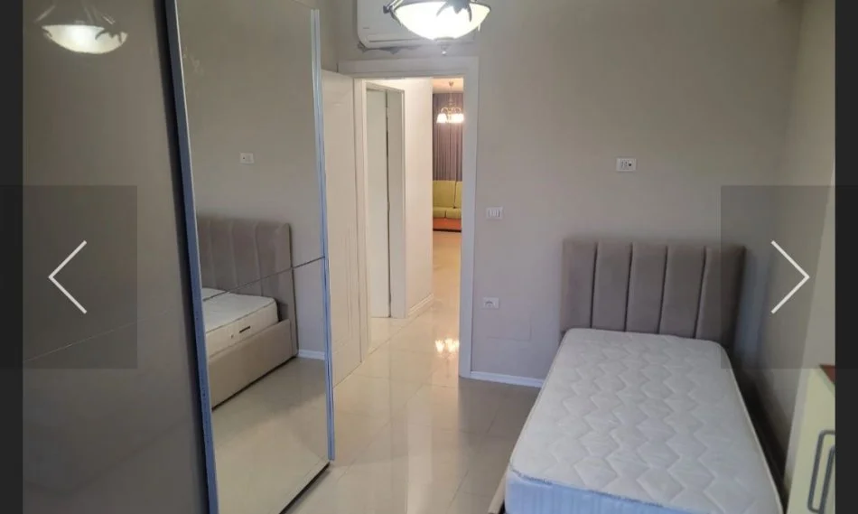 Tirane, jepet me qera apartament 2+1 Kati 2, 100 m² 450 € (Kompleksi Malazian', prane Terminalit)