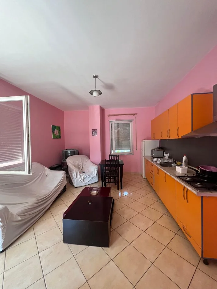 Tirane, jepet me qera apartament 2+1 Kati 2, 85 m² 400 € (rruga thesarit)