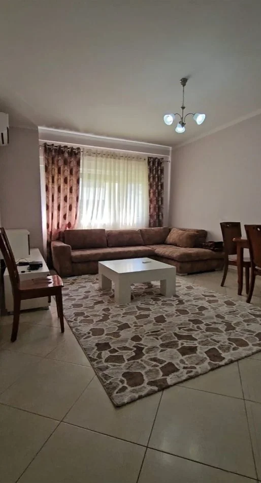Tirane, jepet me qera apartament 1+1 Kati 4, 63 m² 350 € (Yzberisht)