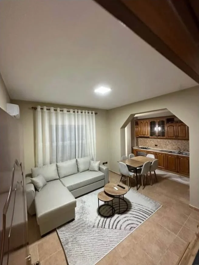 Tirane, jepet me qera apartament 2+1 Kati 1, 110 m² 550 € (Vilat Gjermane, Rruga "Gramoz Pashko")