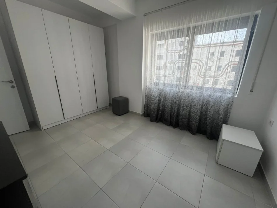 Tirane, jap me qera apartament 1+1 Kati 3, 65 m² 450 € (rruga e zallit)