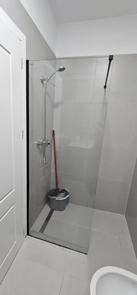 Tirane, jepet me qera apartament 1+1 Kati 5, 65 m² 600 € (Midis Astirit dhe Fushes se Aviacionit)