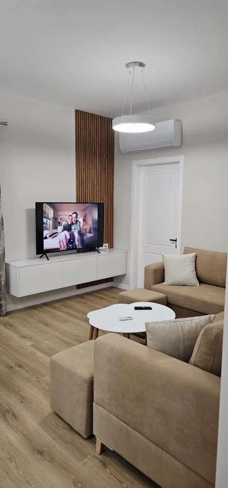 Tirane, jepet me qera apartament 1+1 Kati 5, 65 m² 600 € (Midis Astirit dhe Fushes se Aviacionit)