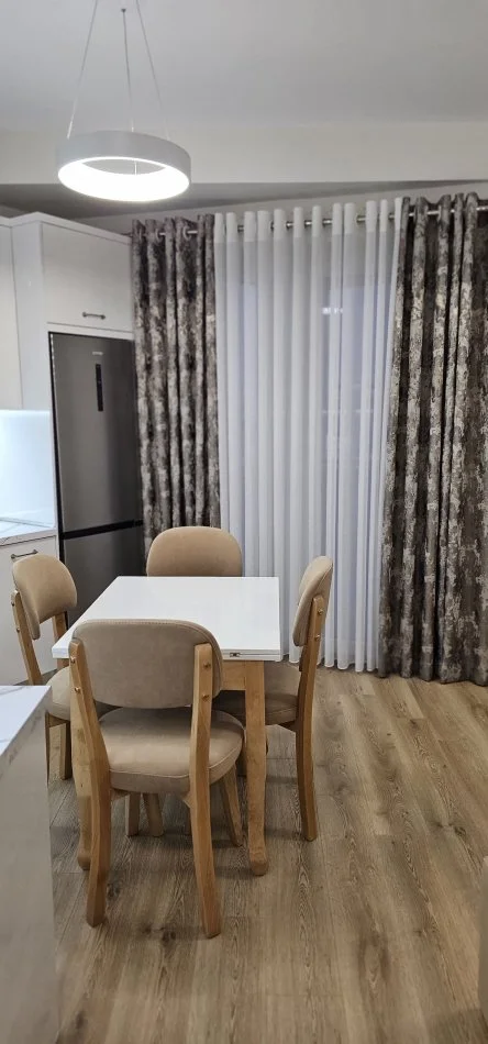 Tirane, jepet me qera apartament 1+1 Kati 5, 65 m² 600 € (Midis Astirit dhe Fushes se Aviacionit)