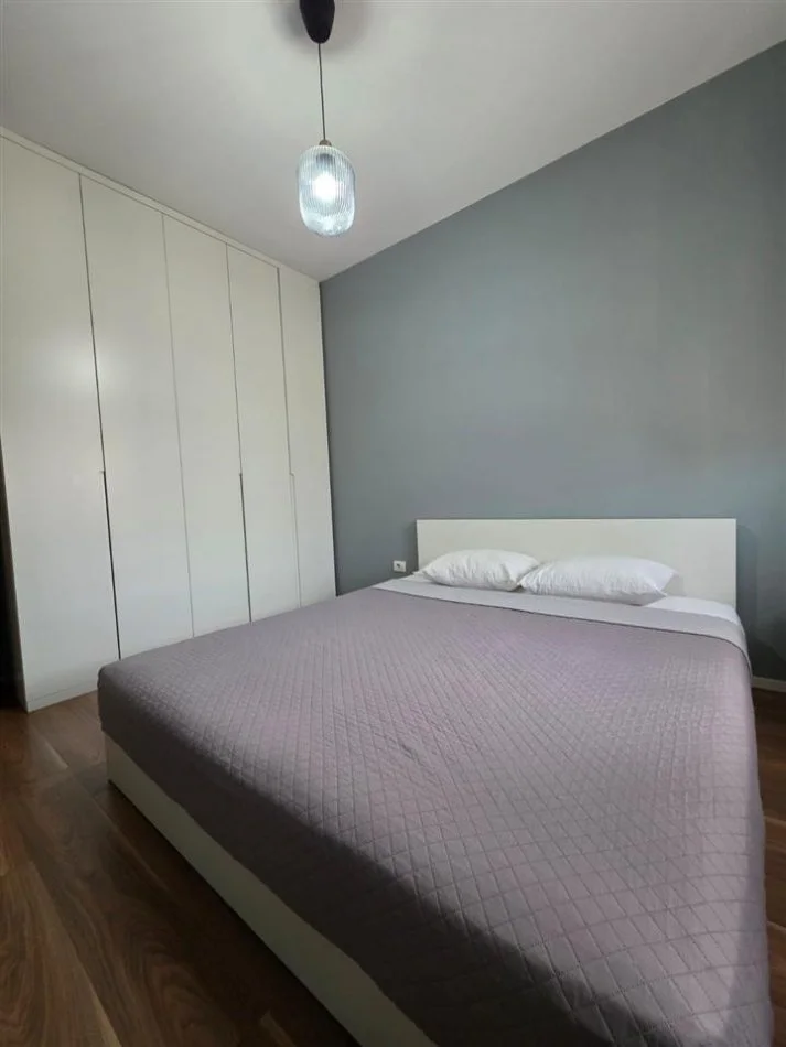 Tirane, jepet me qera apartament 1+1 Kati 3, 60 m² 500 € (Prane Hotel Radison)
