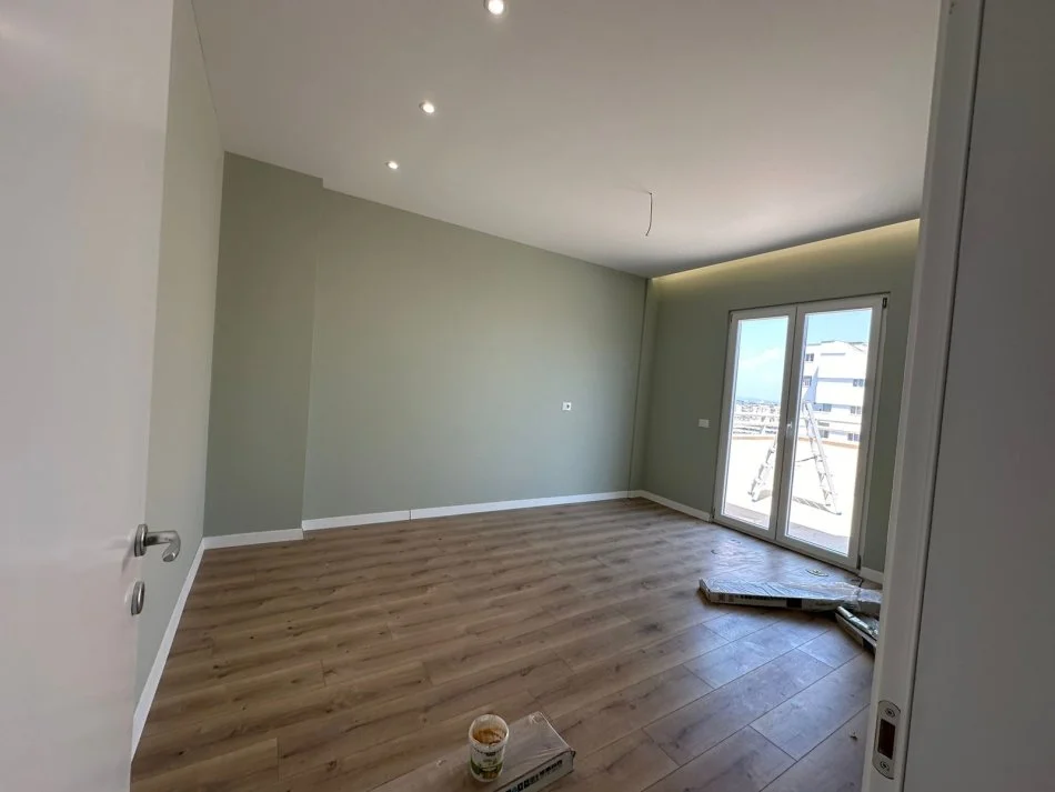 Durres, shitet apartament 2+1+Aneks+Ballkon Kati 10, 112 m² 123.000 € (Ish Rajoni)