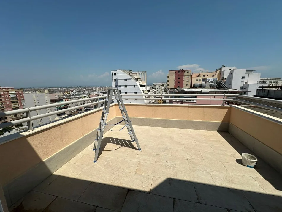 Durres, shitet apartament 2+1+Aneks+Ballkon Kati 10, 112 m² 123.000 € (Ish Rajoni)