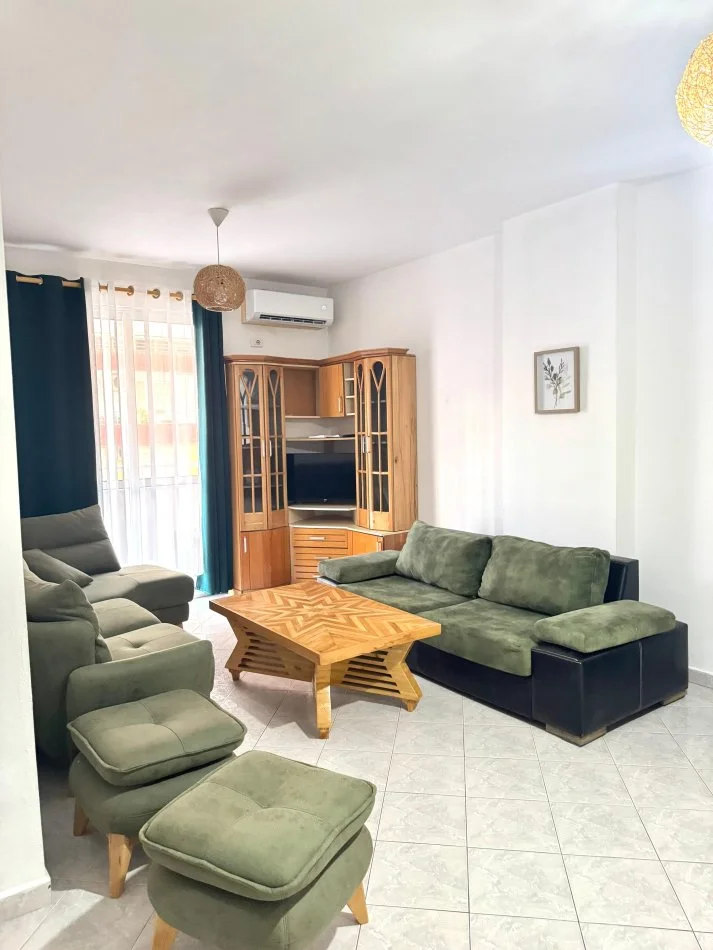 Tirane, jepet me qera apartament 1+1 Kati 2, 70 m² 400 € (Astir, prane bar "Artist")