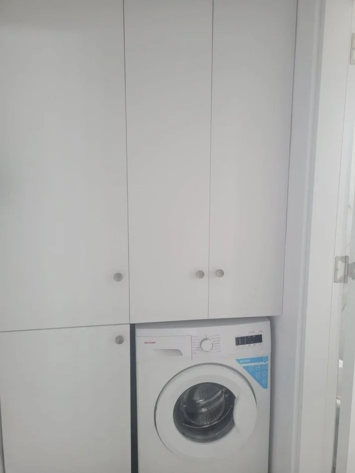 Tirane, jepet me qera apartament 1+1 Kati 8, 55 m² 400 € (Astir te Rrethi)