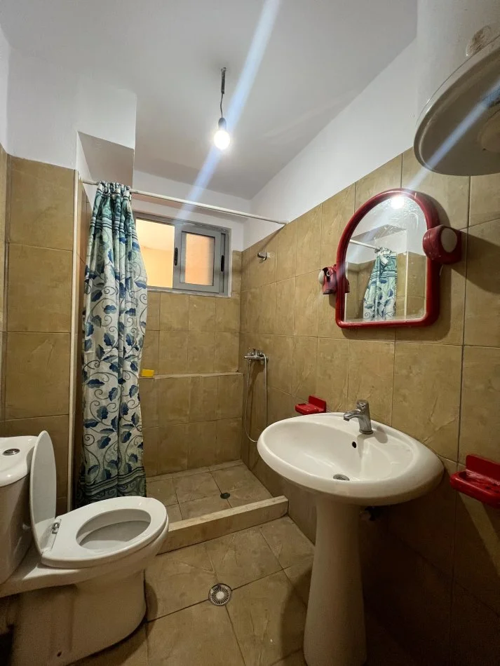 Tirane, jepet me qera apartament 1+1 Kati 2, 70 m² 350 € (Gjimnazi Andon Zako Cajupi)