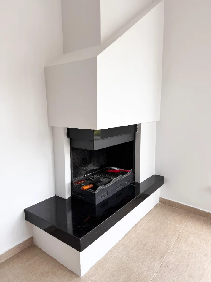 Tirane, jepet me qera 2+1+Aneks+Ballkon Kati 3, 109 m² 650 € 
