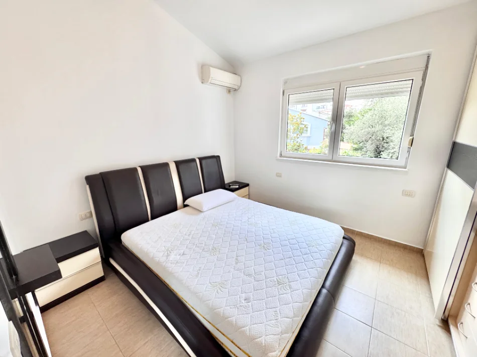 Tirane, jepet me qera 2+1+Aneks+Ballkon Kati 3, 109 m² 650 € 