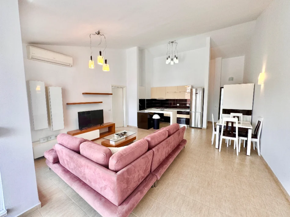 Tirane, jepet me qera 2+1+Aneks+Ballkon Kati 3, 109 m² 650 € 