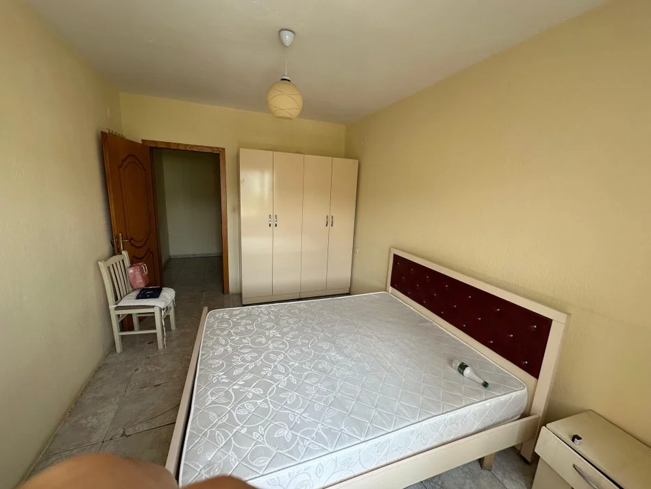 Tirane, shes apartament 3+1+Ballkon Kati 3, 98 m² 178.000 € (bulevardi bajram curri)