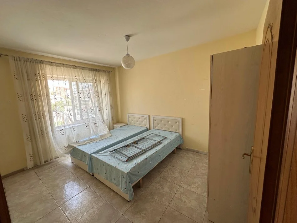 Tirane, shes apartament 3+1+Ballkon Kati 3, 98 m² 178.000 € (bulevardi bajram curri)