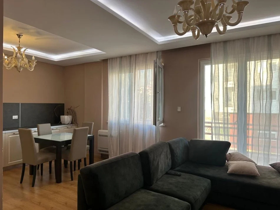 Tirane, jepet me qera apartament 1+1 Kati 3, 76 m² 400 € (Fresk)