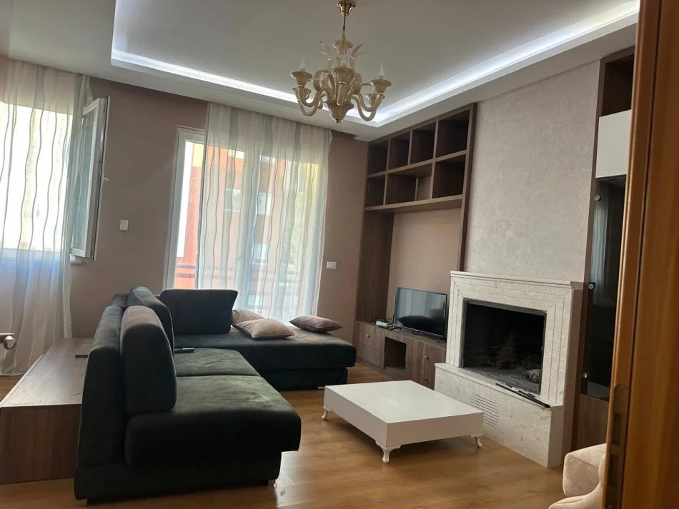 Tirane, jepet me qera apartament 1+1 Kati 3, 76 m² 400 € (Fresk)