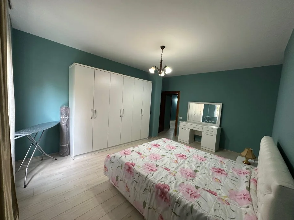 Tirane, jap me qera apartament 1+1 Kati 5, 80 m² 550 € (rruga e elbasanit)