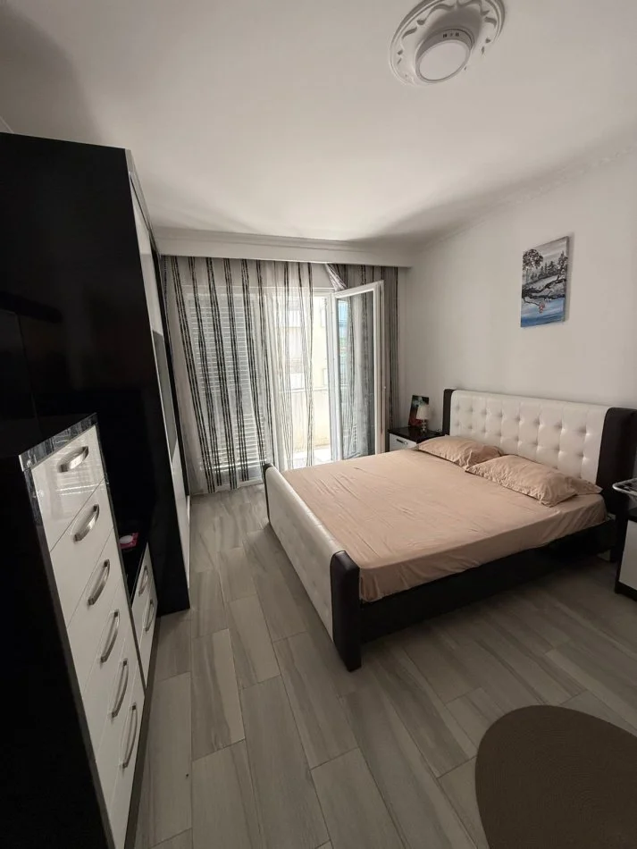 Shqiperi, shitet apartament 1+1 Kati 2, 62 m² 124.000 € (Qender Golem prane Hotel Flower!)
