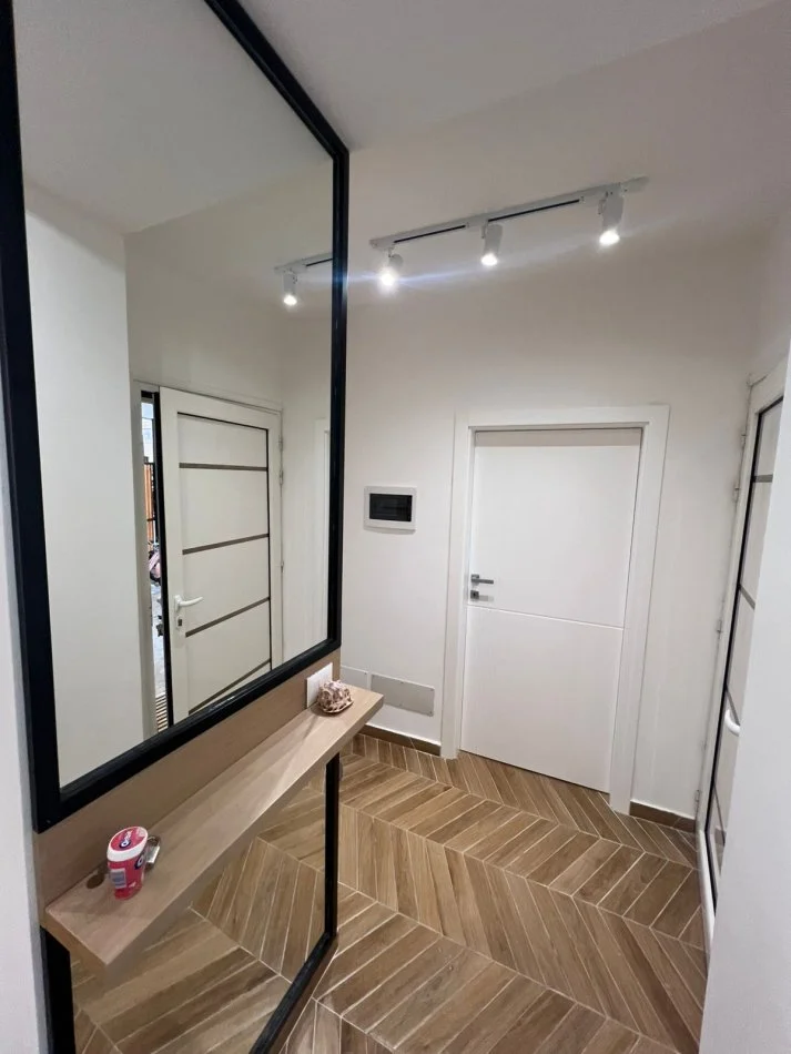 Shqiperi, shitet apartament 1+1 Kati 0, 61 m² 180.000 € (Golem ,perball Hotel Epidam!)