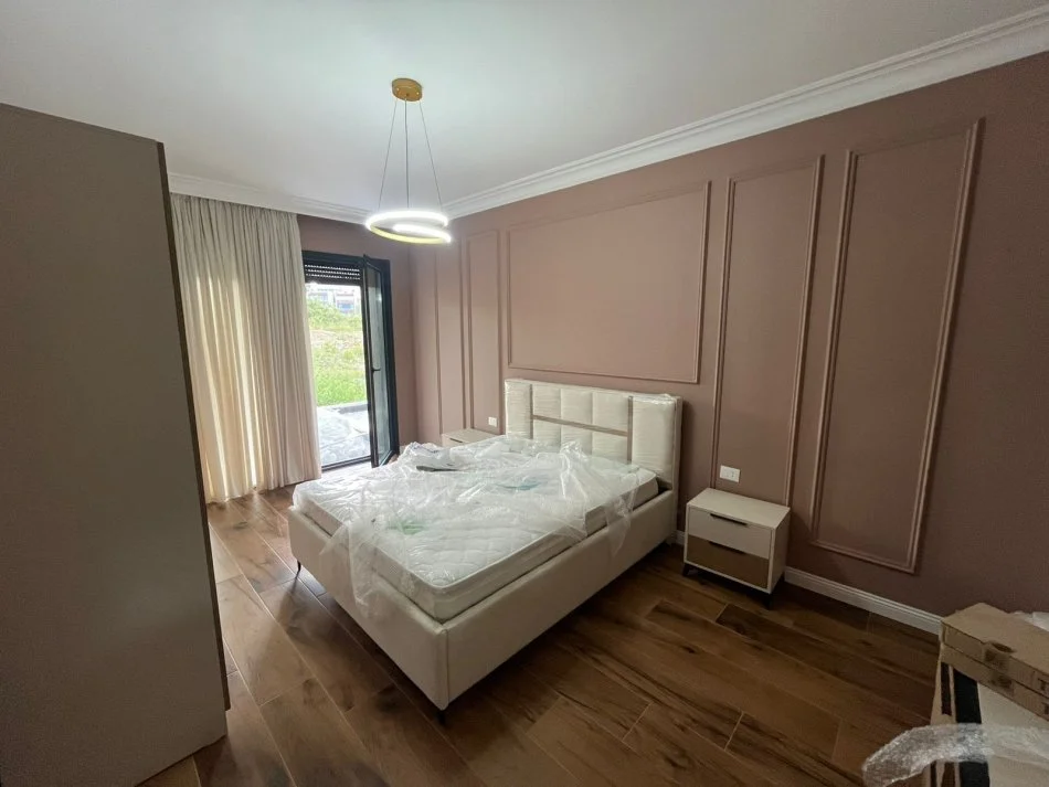 Tirane, jepet me qera apartament 2+1 Kati 1, 103 m² 1.200 € (Liqeni i Thate, prane Spitalit te Kafsheve)