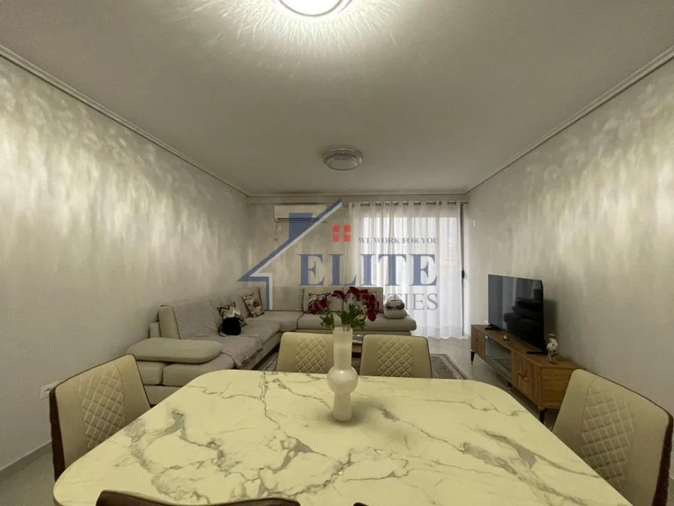 Tirane, jepet me qera apartament 2+1+Ballkon Kati 2, 120 m² 500 € 