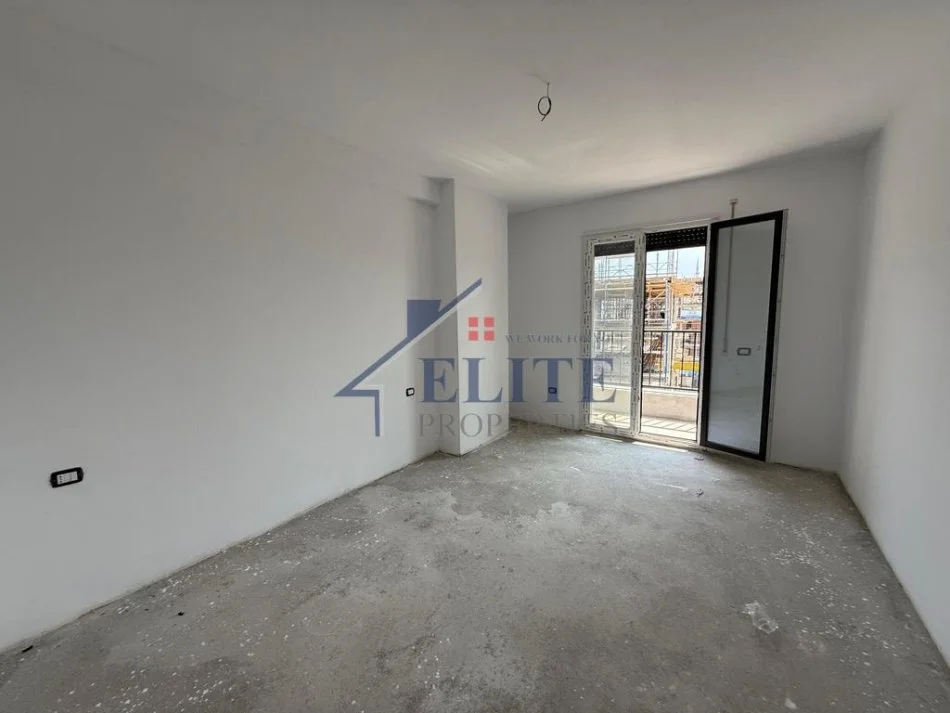 Tirane, shitet apartament 1+1+Ballkon Kati 1, 83 m² 100.260 € 