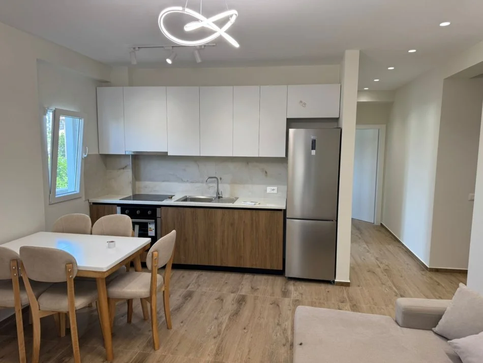 Tirane, shitet apartament 2+1 Kati 3, 98 m² (Astir , prane Vila L)