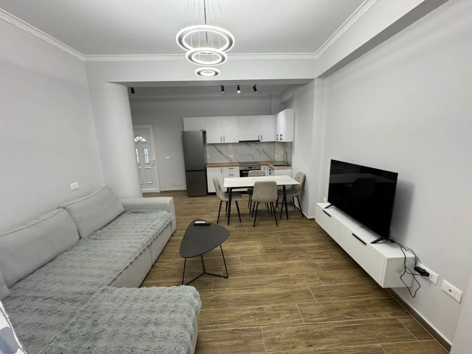 Tirane, jepet me qera apartament 1+1 Kati 2, 70 m² 400 € (Astir , prane Vila L)