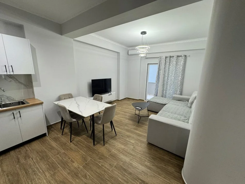 Tirane, jepet me qera apartament 1+1 Kati 2, 70 m² 400 € (Astir , prane Vila L)